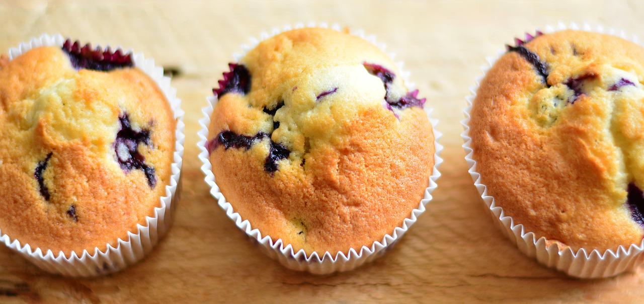 muffins, blueberry muffins, cakes-3371523.jpg